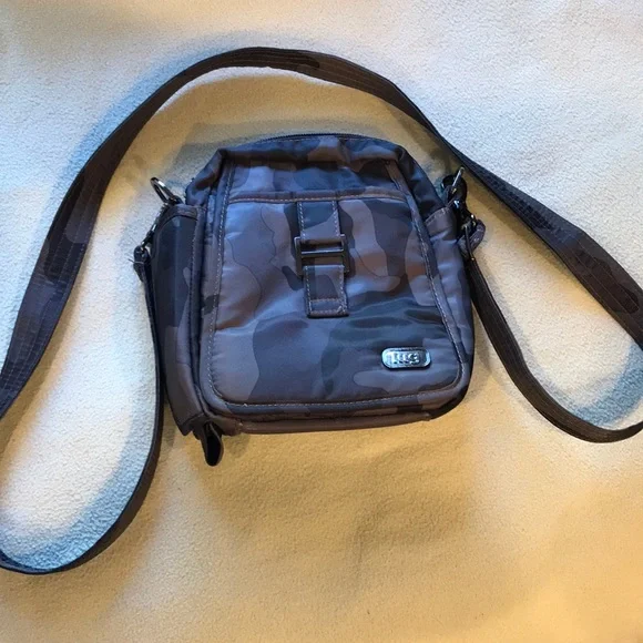 Lug can can green camo crossbody. - Picture 2 of 10